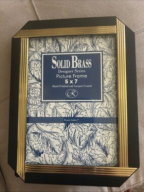 5x7 Picture Frame - Black and Gold
